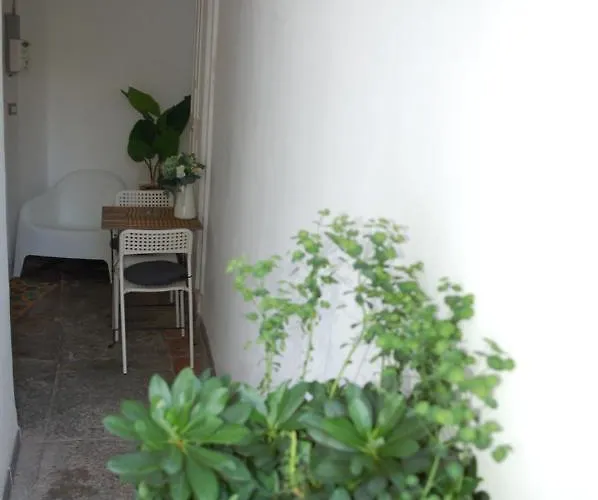 Apartament Gem In The City's Heart