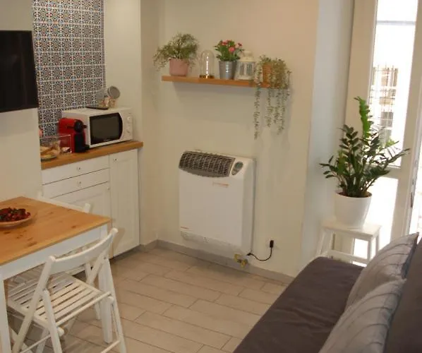 Apartament Gem In The City's Heart